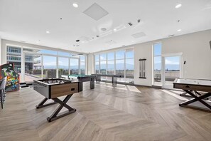 Games room - Sky-High Downtown Retreat By The Beach! (Kelowna)