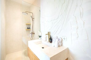 Bathroom - Casa Myla Villa - Bingin Bali (Munggu)