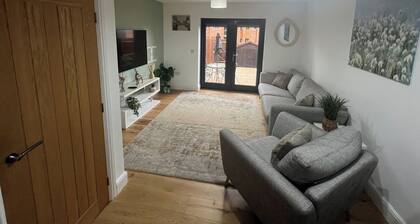 Earls Barton House Sleeps 4 with Patio and Garden