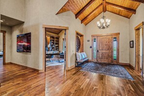 Interior - Abode at Trail Creek Canyon, views, hot tub, games (Oakley)