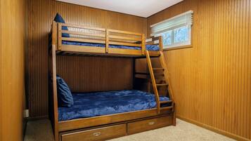 4 bedrooms, free WiFi, bed sheets