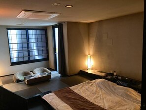 Deluxe Double Room | Desk, free WiFi - GOOD HOTEL OSAKA (toyonakashi)