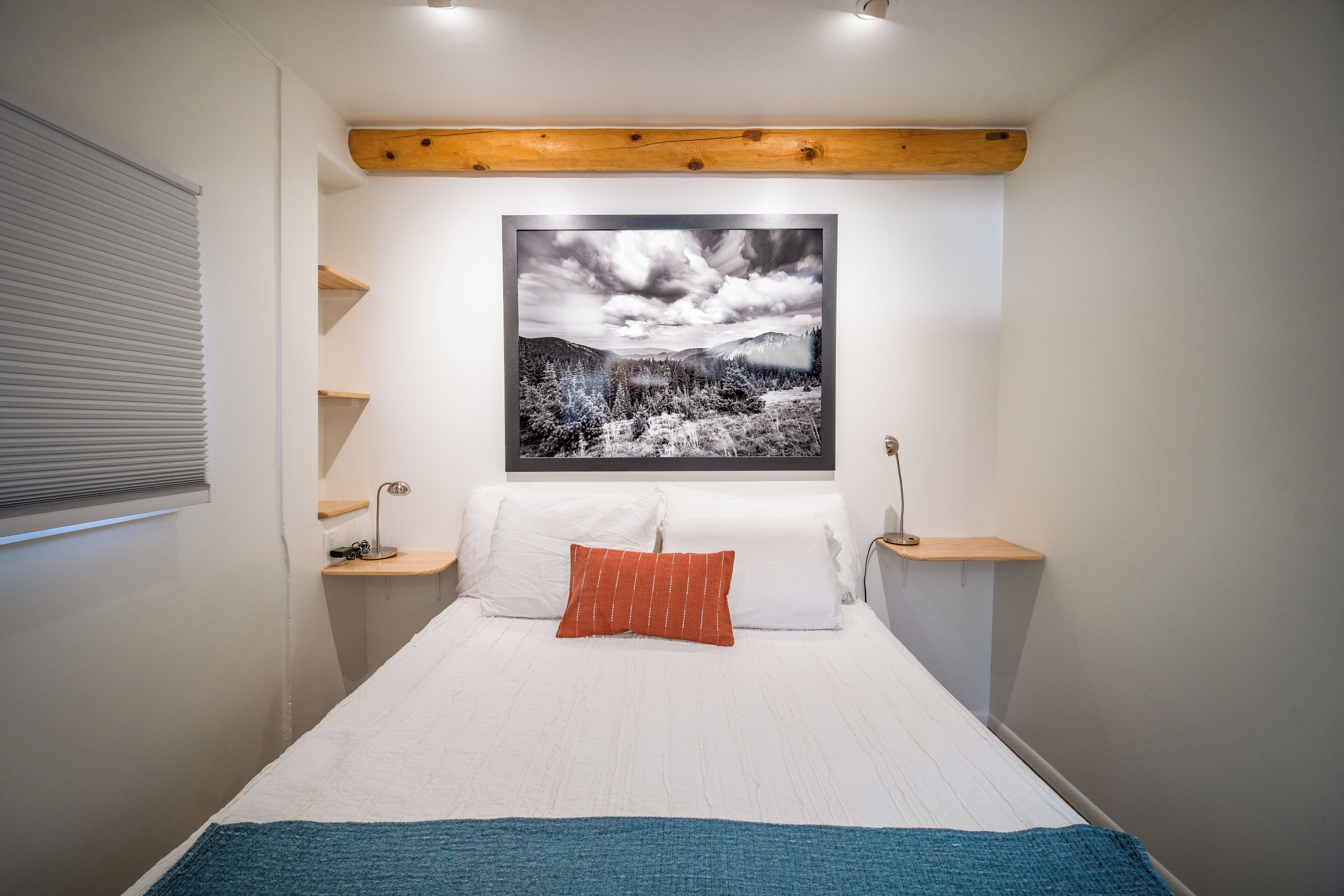 1 chambre, fer et planche à repasser, accès Internet, draps fournis