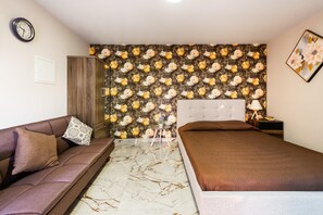 Iron/ironing board, WiFi, bed sheets - Studio Apartment Pinecone (Platres)