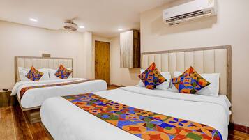 Egyptian cotton sheets, premium bedding, in-room safe, free WiFi