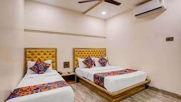 Egyptian cotton sheets, premium bedding, in-room safe, free WiFi