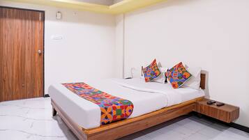 Egyptian cotton sheets, premium bedding, in-room safe, free WiFi
