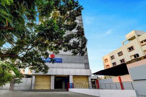 Exterior - Fabhotel Che Sigma (Hyderabad)