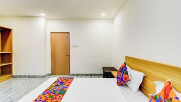 Egyptian cotton sheets, premium bedding, in-room safe, free WiFi