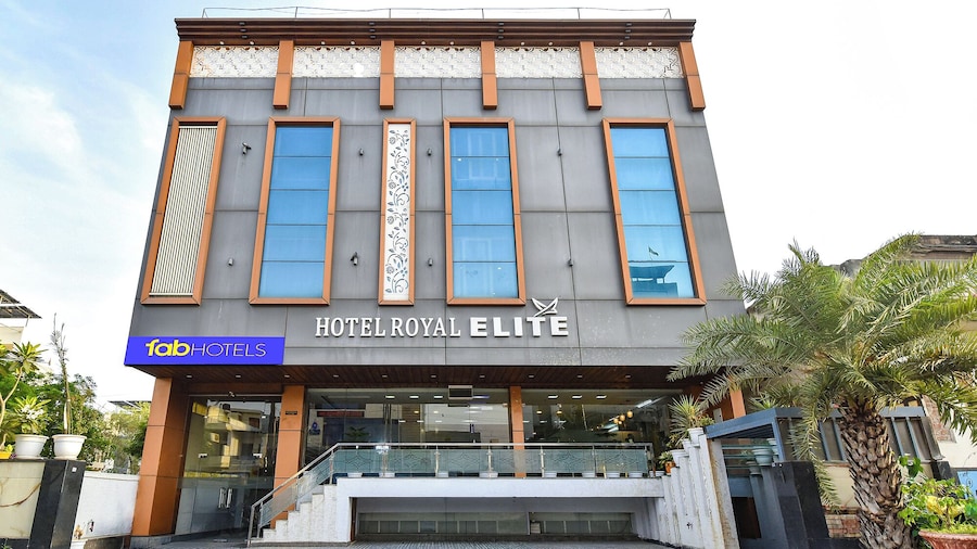 Fabhotel Prime Royal Elite
