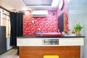 Reception - Fabhotel The Royal Residency (New Delhi)