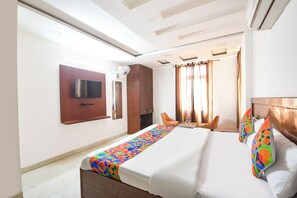 Egyptian cotton sheets, premium bedding, in-room safe, bed sheets