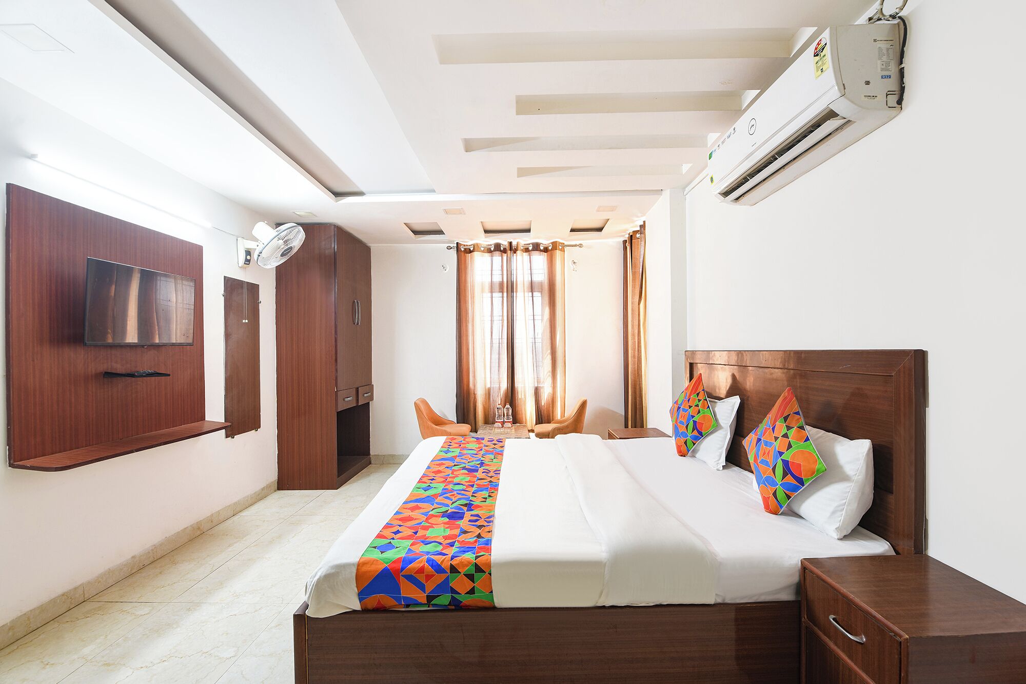 Egyptian cotton sheets, premium bedding, in-room safe, bed sheets