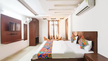 Egyptian cotton sheets, premium bedding, in-room safe, bed sheets