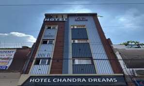 Exterior - Fabhotel Chandra Dreams (Varanasi)