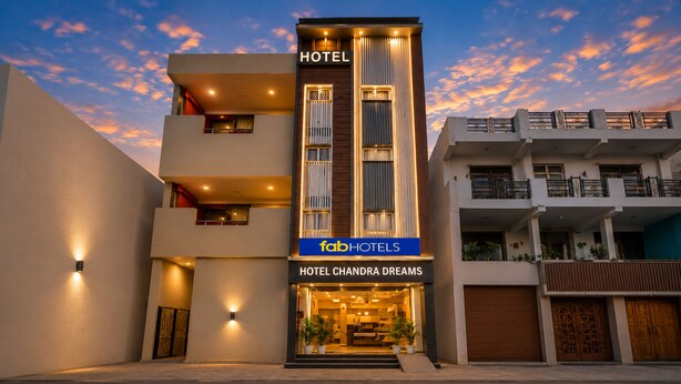 Exterior - FabHotel Chandra Dreams - 600m from Banaras Railway Station (Varanasi)