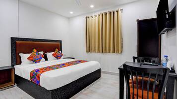 Egyptian cotton sheets, premium bedding, in-room safe, free WiFi