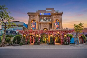 Front of property - Fabhotel Prime L'Elegant (Ghaziabad)