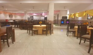 Restaurant - Fabhotel Gracia Golf (Gurugram)