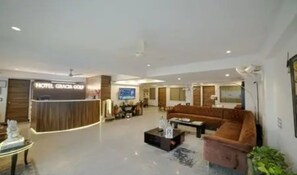 Reception - Fabhotel Gracia Golf (Gurgaon)