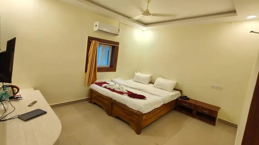 Fabhotel Arc Homes