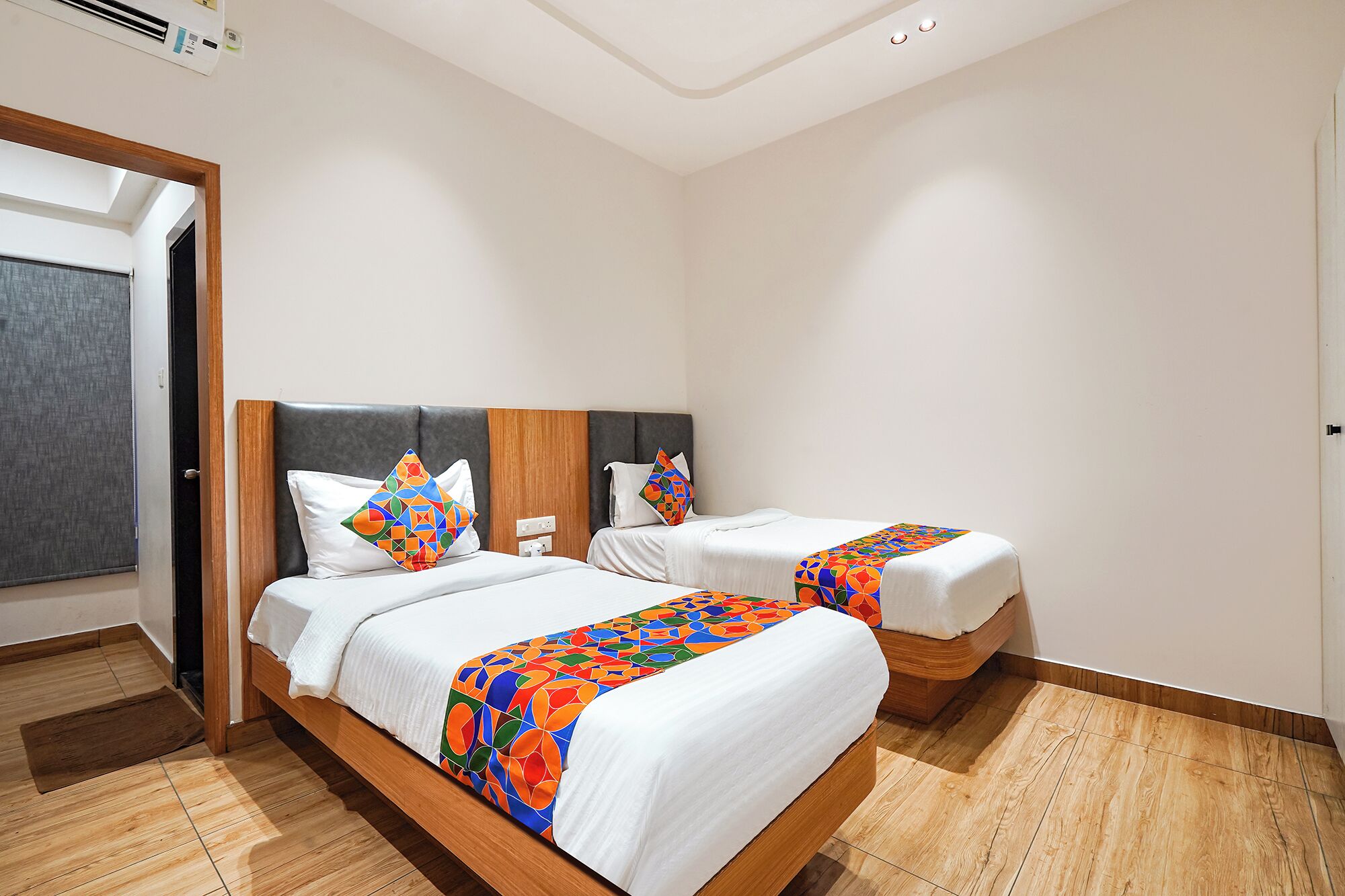 Egyptian cotton sheets, premium bedding, in-room safe, free WiFi