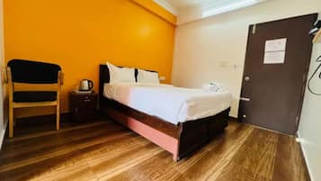 Egyptian cotton sheets, premium bedding, in-room safe, free WiFi