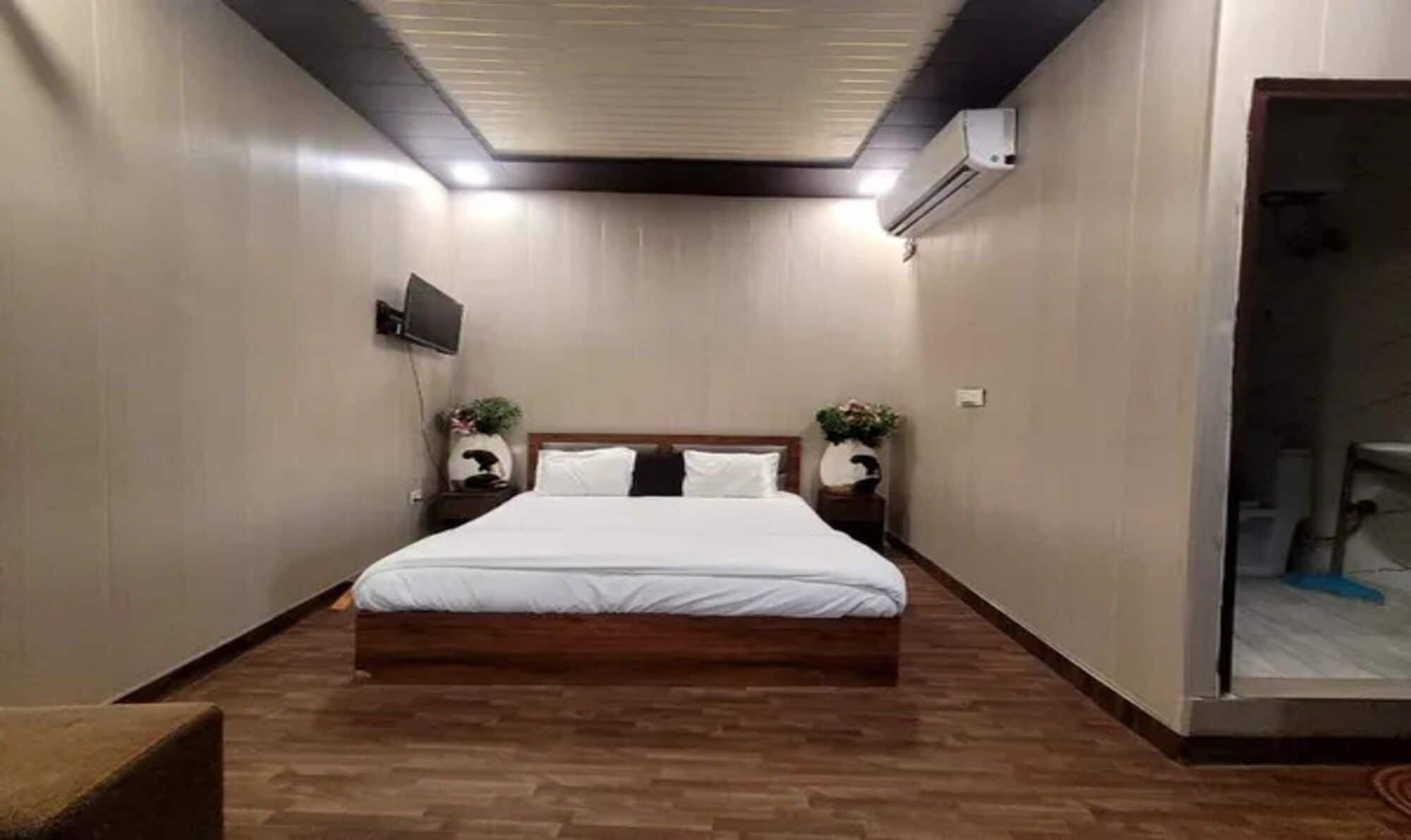 Egyptian cotton sheets, premium bedding, in-room safe, free WiFi