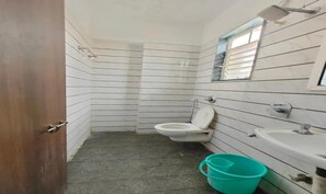 Bathroom - Fabhotel Arusai Inn (Paud)