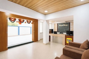 Reception - Fabhotel Arusai Inn (Paud)