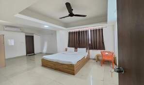 Deluxe Room - Fabhotel Arusai Inn (Paud)