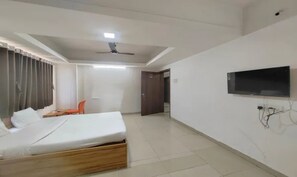 Deluxe Room - Fabhotel Arusai Inn (Paud)