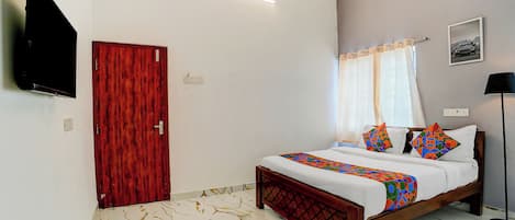 Egyptian cotton sheets, premium bedding, in-room safe, free WiFi