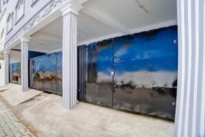 Pintu masuk hartanah