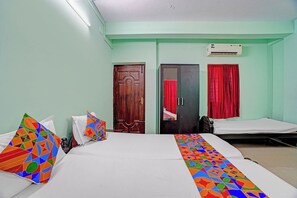 Egyptian cotton sheets, premium bedding, in-room safe, free WiFi - Fabhotel D Qube (Chennai)
