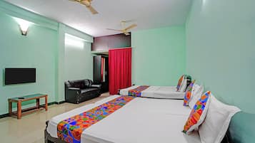 Egyptian cotton sheets, premium bedding, in-room safe, free WiFi