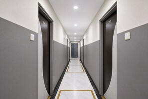 Lobby - Fabhotel Br Green (Indore)