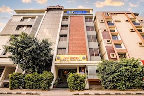 Exterior - Fabhotel Prime Ij Suites (Bangalore)