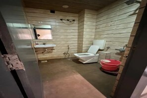 Bathroom - Fabhotel New Saurabh Inn (Indore)