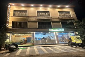 Exterior - Fabhotel New Saurabh Inn (Indore)