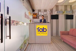 Reception - Fabhotel Golden Galaxy (Mumbai)