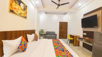 Egyptian cotton sheets, premium bedding, in-room safe, free WiFi