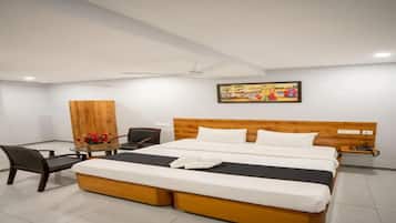 Egyptian cotton sheets, premium bedding, in-room safe, free WiFi