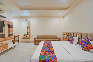 Egyptian cotton sheets, premium bedding, in-room safe, free WiFi - Fabhotel Prime The Kartar Tower (Bhopal)