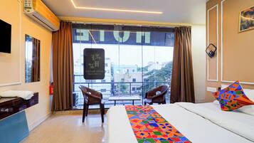 Egyptian cotton sheets, premium bedding, in-room safe, free WiFi