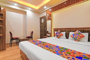 Premium Room | Egyptian cotton sheets, premium bedding, in-room safe, free WiFi - Fabhotel Prime Airport Palace (Barasat)
