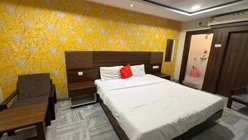 Deluxe Room | Egyptian cotton sheets, premium bedding, in-room safe, free WiFi