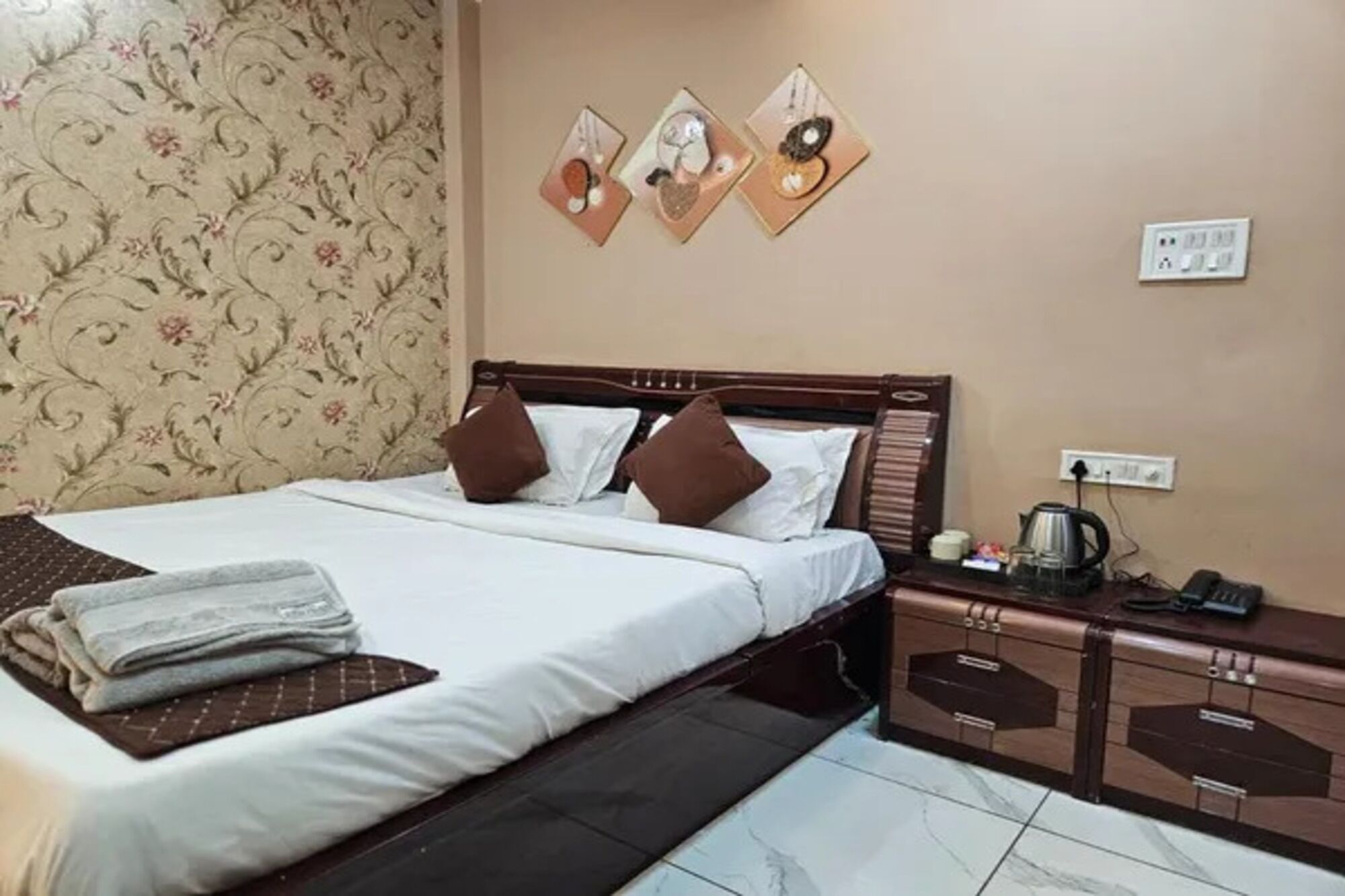 Deluxe Room | Egyptian cotton sheets, premium bedding, in-room safe, free WiFi