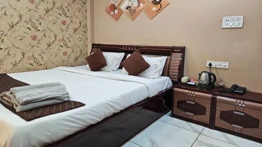 Fabhotel Suraj Palace