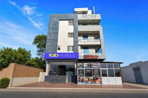 Front of property - Fabhotel Shivalika (Jaipur)